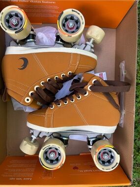 CHAYA women’s Rollar Skates!